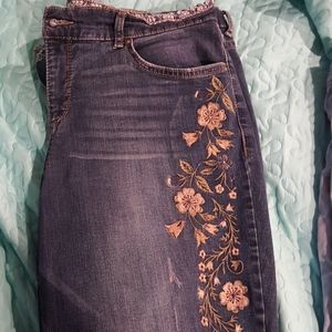 2 pairs of ankle length jeans